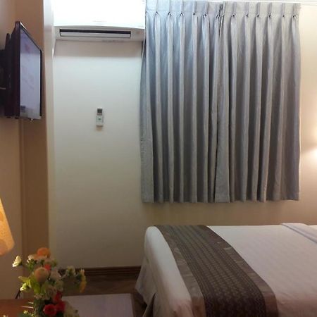 Grand Laurel Hotel Yangon Exteriör bild