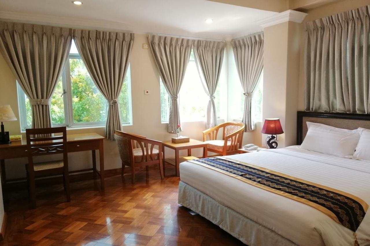 Grand Laurel Hotel Yangon Exteriör bild