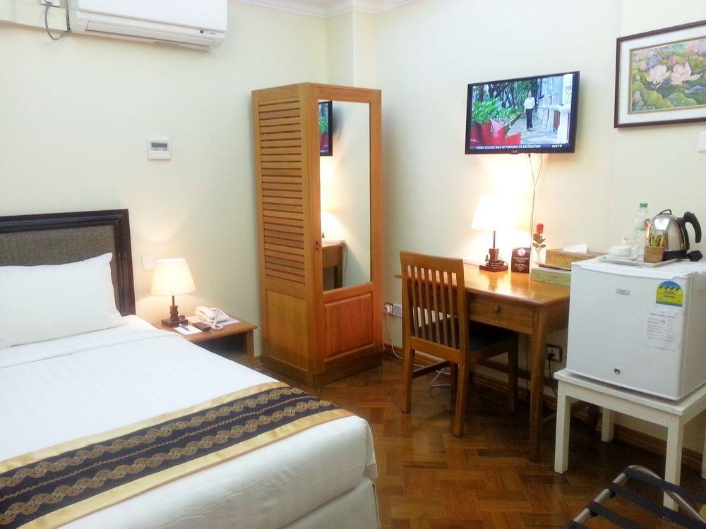 Grand Laurel Hotel Yangon Exteriör bild