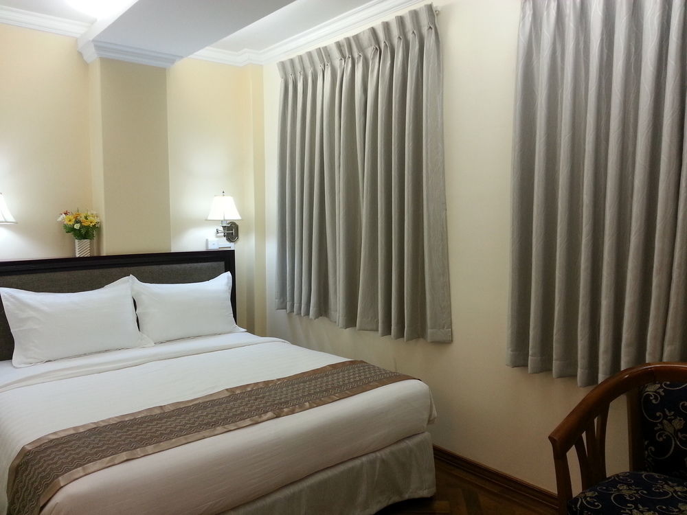 Grand Laurel Hotel Yangon Exteriör bild