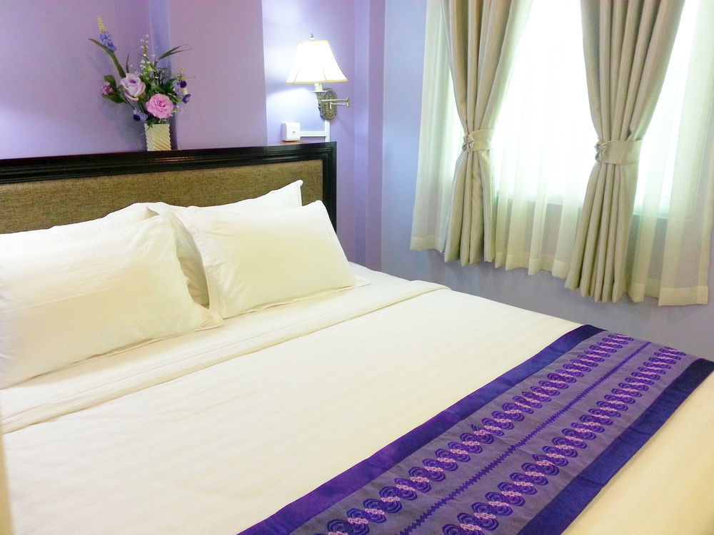Grand Laurel Hotel Yangon Exteriör bild