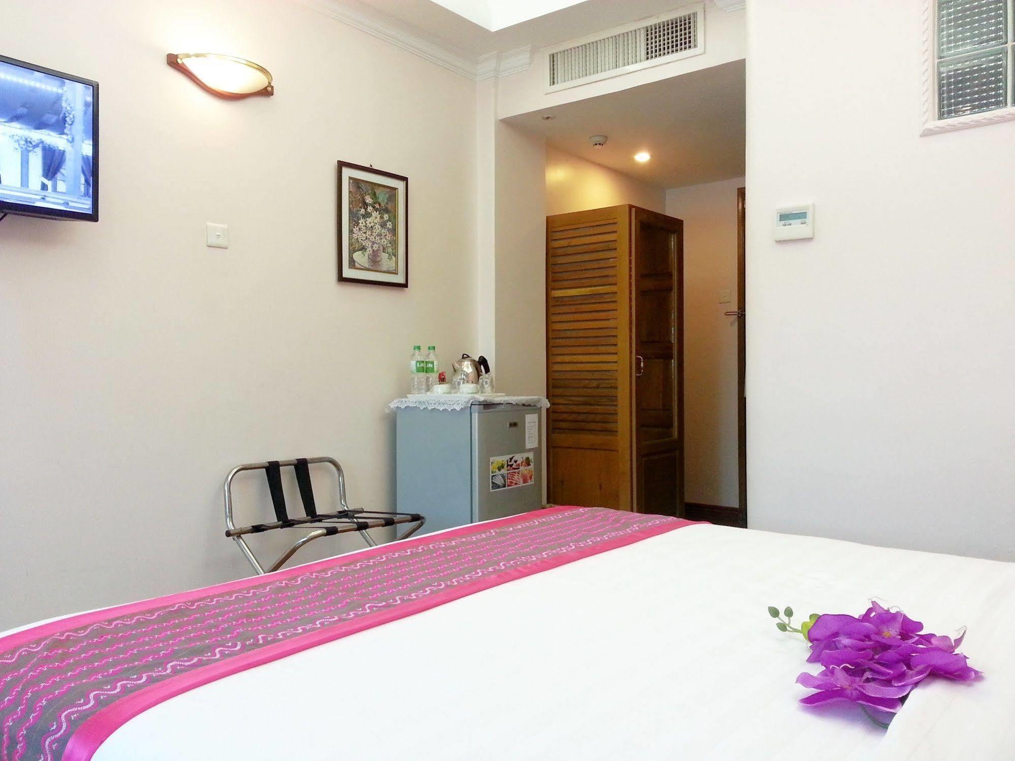 Grand Laurel Hotel Yangon Exteriör bild
