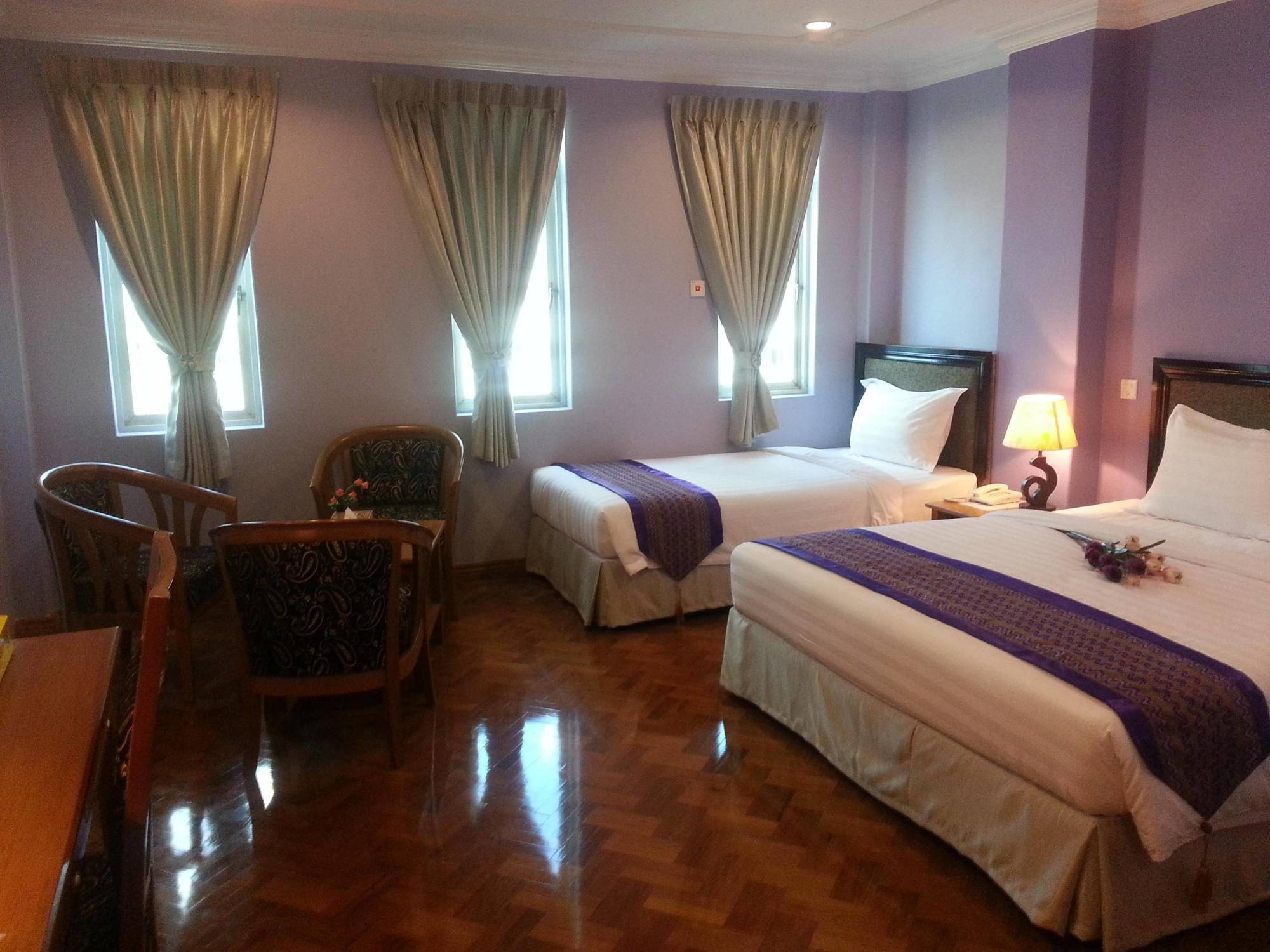 Grand Laurel Hotel Yangon Exteriör bild