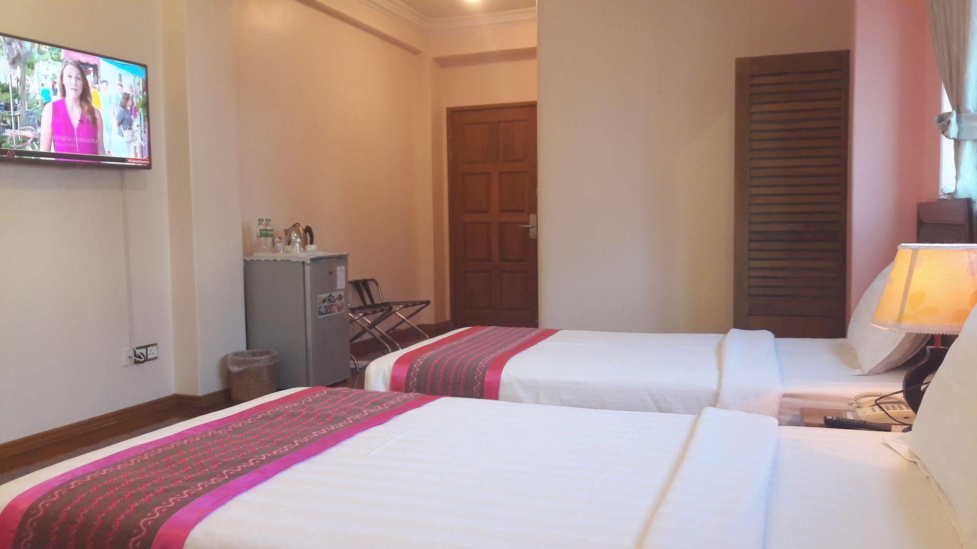 Grand Laurel Hotel Yangon Exteriör bild