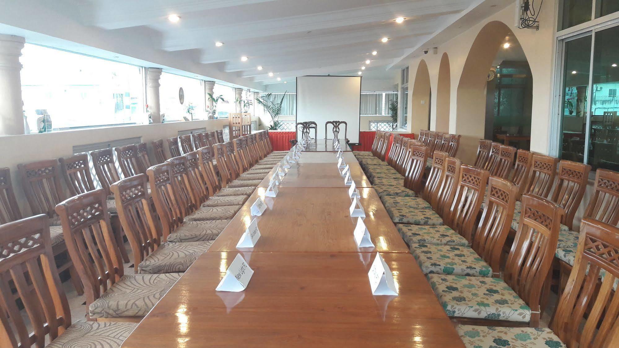Grand Laurel Hotel Yangon Exteriör bild