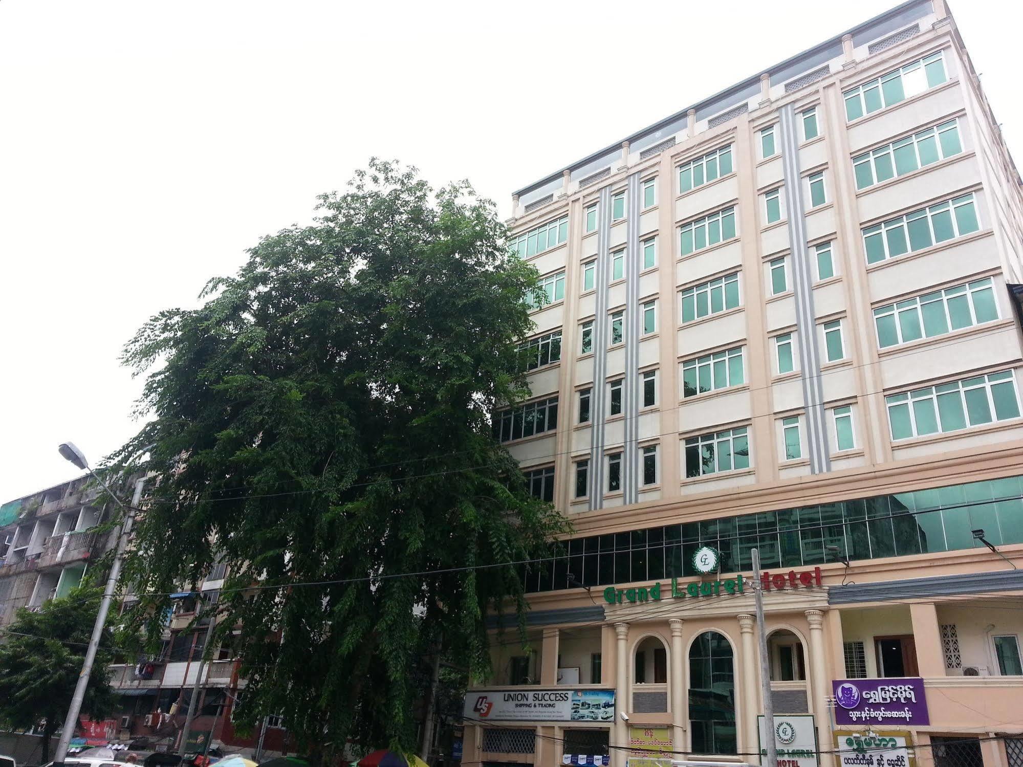Grand Laurel Hotel Yangon Exteriör bild