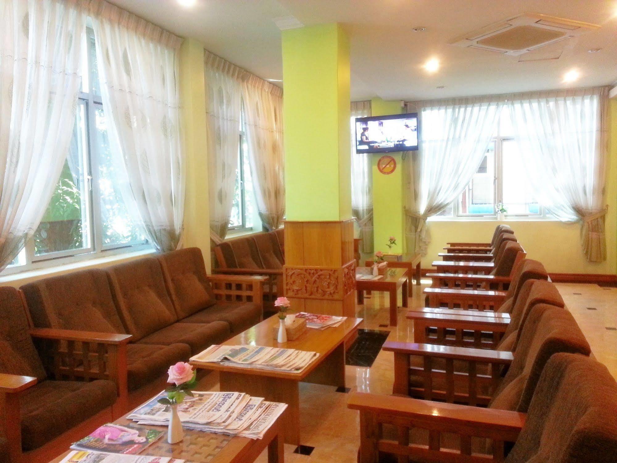 Grand Laurel Hotel Yangon Exteriör bild