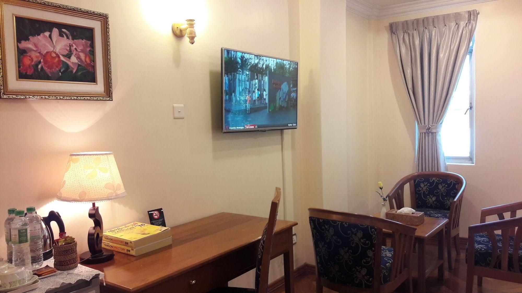 Grand Laurel Hotel Yangon Exteriör bild