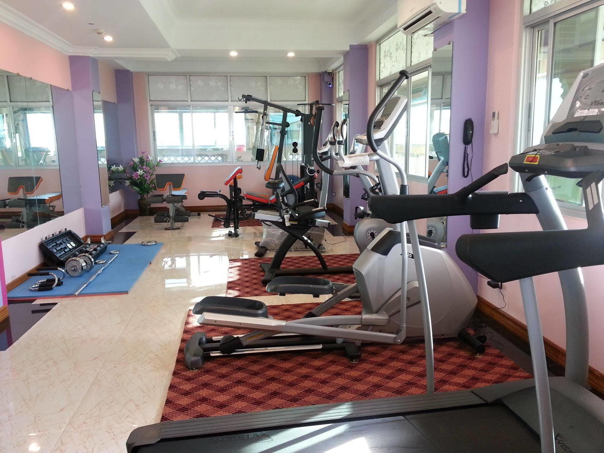 Grand Laurel Hotel Yangon Exteriör bild